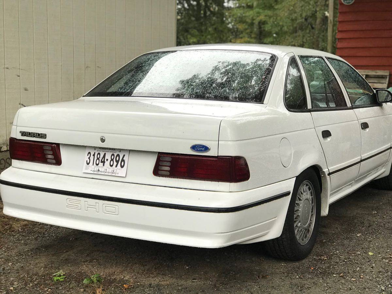 Illustration for article titled At $3,900, Does This 1990 Ford Taurus Mean it’s SHO Time?